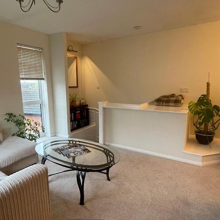 Entire Home With Private Entrance Earley Extérieur photo