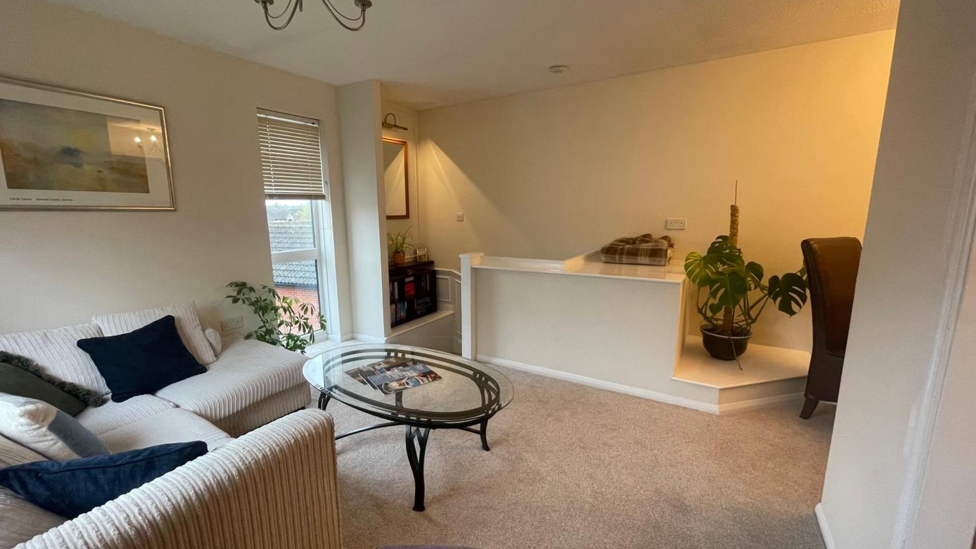 Entire Home With Private Entrance Earley Extérieur photo